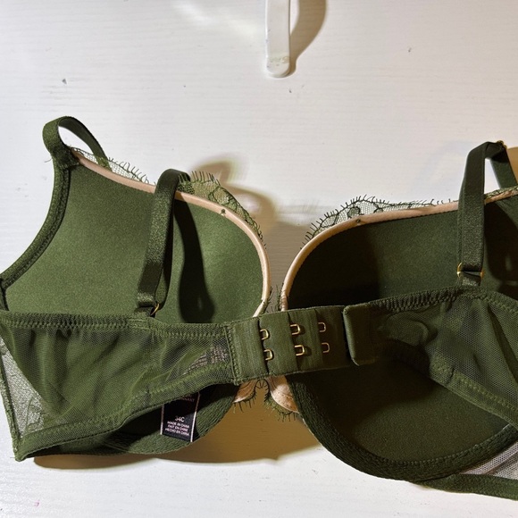 Victoria's Secret Lace Bra in Forest Green - Picture 2 of 2